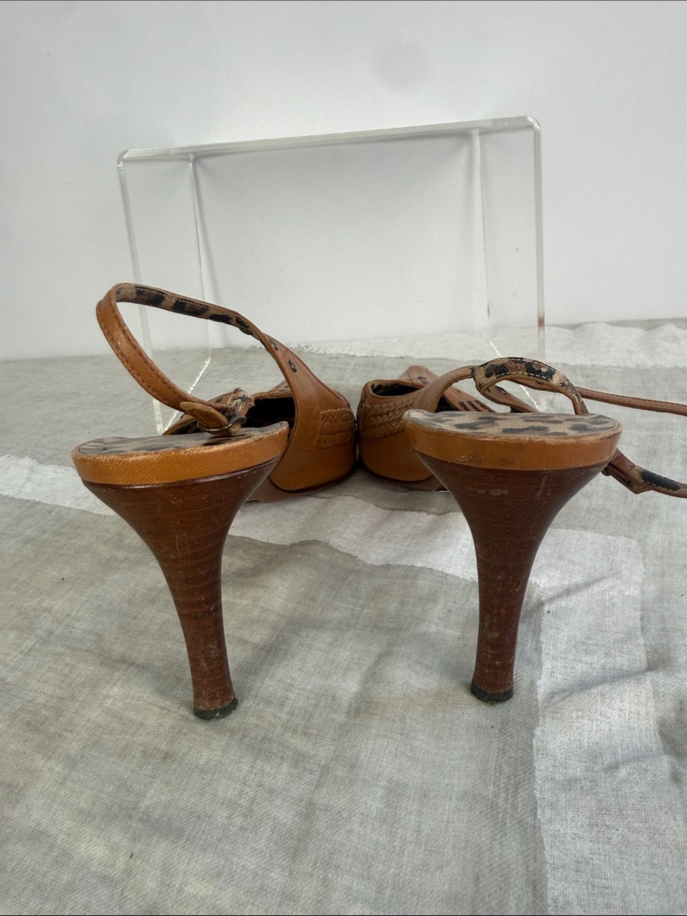 DOLCE AND GABBANA BROWN WOVEN LACED TRIM SLING BACK SHOES - Picture 4 of 5